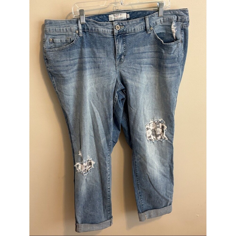 Torrid boyfriend jeans size 20 lace detail